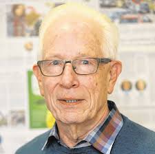 Kinder vor dem Fernseher geparkt“