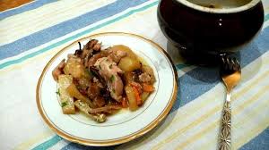 как приготовить мясо в горшочке с картошкой и грибами Zharkoe S Gribami I Kartoshkoj V Gorshochkah Recept Recepty Prigotovleniya Kulinariya Eda