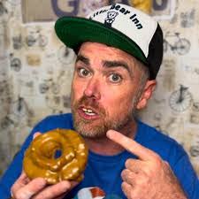 Dan Nicoll's Instagram, Twitter & Facebook