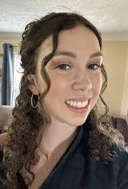 Elizabeth Mcpeek's Instagram, Twitter & Facebook