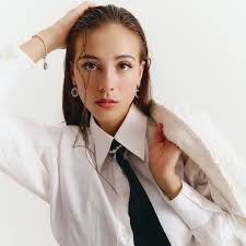 DERLY DANIELA — Bio Sites