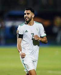 رياض محرز لاعب كرة قدم جزائري الجنسية بمركز خط الوسط يبلغ من العمر 24 عام ، يعتبر محرز من أبرز اللاعبين الجزائرين في الدوري الانجليزي فهو يتميز بالعديد من المهارات امثال. Ø±ÙŠØ§Ø¶ Ù…Ø­Ø±Ø² Ø¹Ø¨Ø± Ø§Ù†Ø³ØªØºØ±Ø§Ù… Manchester City Arabia Facebook