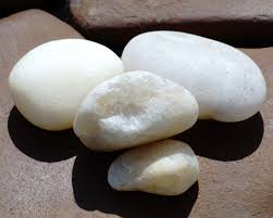 White rocks is a unique uplifted geomorphic rock formation in the south end of skull valley near dugway, utah. Common Beach Stone Identification Including Dolomite Quartz Serpentine Syenite And More Owlcation
