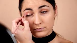 This will begin to create a gradient effect going upwards. 4 Ways To Apply Eye Makeup Wikihow Life