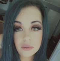 Leanna Bruce's Instagram, Twitter & Facebook