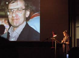 Rydym yn dathlu ein pen-blwydd yn 20 heddiw! Dau ddegawd ers i Archif Ffilm  a Theledu Cymru uno gydag uned Sain a Delweddau Symudol LlGC i greu'r  Archif Sgrin a Sain. Gan