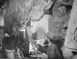 Silver Mining Here Photographer Timothy O Sullivan Documents The Actvities Of The Savage And The Gould And Curry Mines I American West Virginia City Wild West
