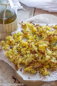 Oltre ad essere ottime da gustare in insalata (da sole o come contorno), sono la ricetta base per preparare il classico purè di patate. Fiocchetti Di Patate Croccanti Al Forno Ricetta Sfiziosa Nel 2021 Ricette Patate Croccanti Ricette Contorni