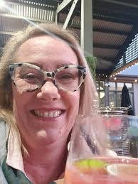 Tania Stone's Instagram, Twitter & Facebook