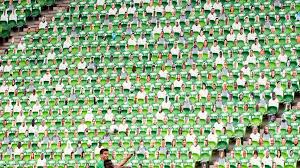 This year, with more than 375 representatives from over 30 countries at the estádio do dragão stadium, it was announced that the joint tender of ferencváros torna club and the groupama arena convinced the judges, so in 2020 groupama arena and budapest will host the event. Fussball Ungarn Lasst Wieder Fans Ins Stadion Der Spiegel