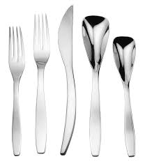 Couteaux de table, couteaux à viande, fourchettes, cuillères,. Tendance Des Couverts Uniques Pour Votre Cuisine La Vie Lc