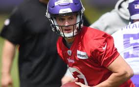 Vikings Qb Browning Trying To Learn While Trying To Stand