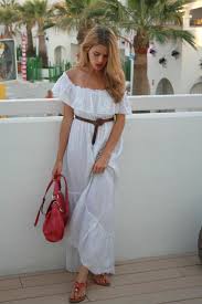 Si buscas un vestido ibicenco para esta temporada de verano 2020, una de las principales claves será elegir un modelo de manga larga. Como Vestirse Para Una Fiesta Ibicenca