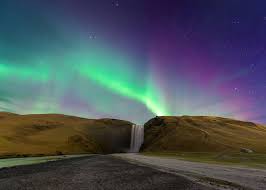 Doch bis mitte juli ist es dennoch um mitternacht hell. Polarlichter In Island Nordlichter Live Erleben Island Reisewelt
