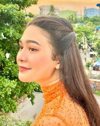 ပျားလိမ္မော်လေး တစ်လုံး ... မင်းရင်ထဲ လိမ့်လာချင်လို့ .... 🧡🧡🧡 Dress by  @j_and_w_clothing #wailarri #mon #mongirl #mondress #orange #traditionalday