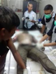 Maybe you would like to learn more about one of these? Jasad Pria Mengapung Di Sungai Siak Ada Tato Berbentuk Huruf M Di Jari Tangannya Tribunnews Com Mobile