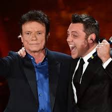 Check spelling or type a new query. Il Duetto Di Tiziano Ferro E Massimo Ranieri A Sanremo Mo Me Puo Chiamma Papa