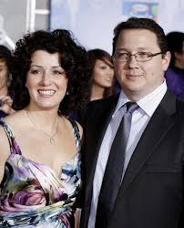 Singers and actors the jonas brothers pose at a portrait session with their father, mother and little brother in orlando, florida. The Jonas Brothers Left Shaken After Their Dad Kevin Jonas Sr Is Diagnosed With Colon Cancer Aged 52 Ok Magazine