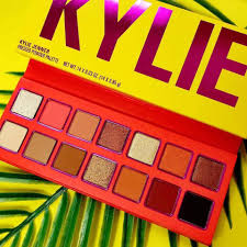 Jenner was born in 1997 in los angeles, california. The Summer Palette Kyshadow Kylie Jenner Penelope Vaidosa