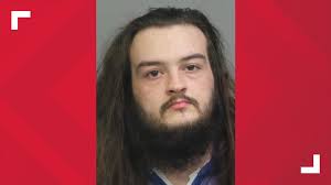 Suspect charged in shooting at Hazelwood liquor store