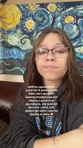 Whitney Barr's Instagram, Twitter & Facebook