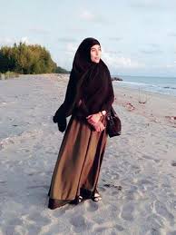 21 gambar rambut gondrong keren yang terpopuler 2019 sumber : Foto Wanita Hijab Syari Hadap Belakang Hijabfest