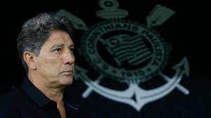 Como divulgado anteriormente, o treinador renato gaúcho aceita baixar os valores para acertar com o alvinegro e o nome ganhou ainda mais força após a análise dos. Renato Gaucho Aceita Reduzir Salario Para Acertar Com O Corinthians Diz Jornalista