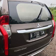 Wiper fluid usually comes in large 1 gallon jugs that can take up a significant amount of storage space in your house or garage and. Perhatikan Wiper Dan Washer Sebelum Musim Hujan Datang Berita Mitsubishi Motors Indonesia