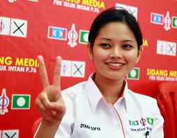 Dap socialist youth committee member dyana sofya mohd daud and penang state exco member zairil khir johari have tied the. Dyana Not Leaving Dap The Star