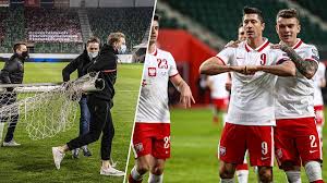 Die polen um robert lewandowski (m) wollen den gruppensieg. Wm Qualifikation Kompakt Schweiz Gewinnt Nach Tor Panne Lewandowski Trifft Bei Polen Sieg Doppelt Sportbuzzer De