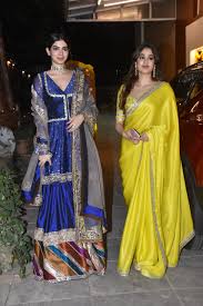 She is an actress, known for стук сердца (2018), лётчица гунджан саксена (2020) and takht. Diwali 2020 Janhvi Kapoor Sister Khushi Kapoor Sizzle In Ethnic Wear During Celebrations