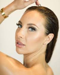 Melissa Stratton's Instagram, Twitter & Facebook