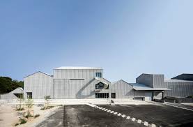 Np2f Caractere Special Christophe Manquillet Sebastien Normand Renovation Of The Circus Art Center In 2020 Arch Building Facade Architecture Space Architecture