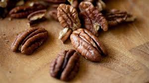 There are 691 calories (on average) in 100 g of pecans. 10 Grab And Go Keto Snacks Pecans Jerky Olives And More Everyday Health