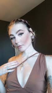 Kara Lundy's Instagram, Twitter & Facebook