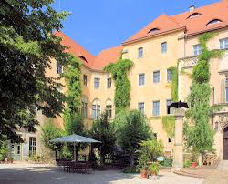 Sie möchten ihre mietwohnung in machern vermieten? Puechau Rittergut Machern Leipzig Schloss Architektur Blicklicht