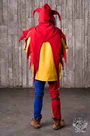 Costume Of Court Jester In Medieval Times Jester Or Fool Was A Person At Court Who Had To Entertain The Royal Famil Jester Costume Jester Harlequin Costume
