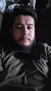 Left eyebrow raised gives me #twink vibes, right eyebrow raised gives me  #daddy VERY interesting