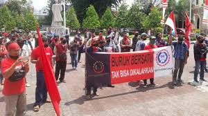 Klaten adalah salah satu kabupaten di wilayah provinsi jawa tengah yang mempunyai banyak sekali situs bersejarah. Nasibnya Makin Tak Jelas Karyawan Pt Kharisma Export Gerudug Dprd Diy Suara Jogja