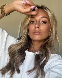 Anna Michelle's Instagram, Twitter & Facebook