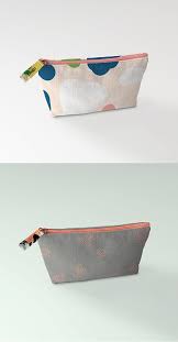 Zipped Pouch Mockup 251683934 Free Psd Templates In 2020 Zip Pouch Pouch Psd Template Free