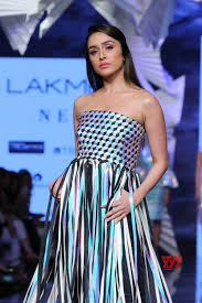 Mumbai Shraddha Kapoor Walks For Rielan By Pankaj And Nidhi At Lakme Fashion Week Day 5 Gallery Social News Xyz Produced by mirah entertainment pvt ltd and distributed by twinkle group.