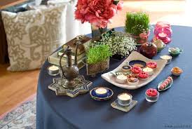 Little Haft Sin Haft Sin Persian هفت سین Or The Seven S S Is A Major Traditional Table Setting Of Nowruz The Traditiona Haft Seen Nowruz Table Haft Sin