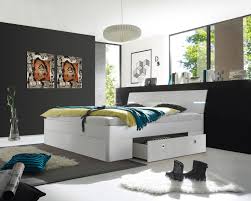 Die möbelkunst von heute beruht darin, die tradition und überlieferung in einem modernen rahmen zu präsentieren. Modernes Bett In Weiss Online Kaufen