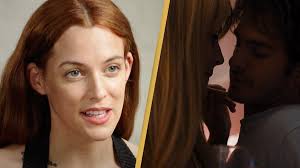 Riley Keough shut down film set after eating peanuts before kissing Andrew  Garfield in Under the Silver Lake