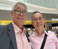 Had a wonderful dinner at Singapore Ju Xing Home restaurant in Takashimaya  with my good friend Jason Ng and his family. They love the food! …..  including my favourite Sweet & Sour