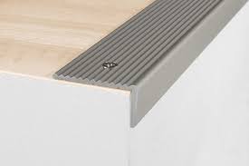 Johannes erzählt euch in 60 sekunden geballtes wissen über unser produkt prostep. Onlineshop Fur Treppenkanten Profisockelleisten