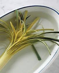 Come creare piatti divertenti e golosi per i vostri bimbi! Come Decorare I Piatti Ecosostenibili Con Fiori Di Porro Ecoo It