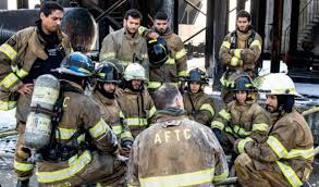 Firefighter — fire fight er, fire fighter fire fight er(fimacr fimac t er), n. Two Saudi Women Become First Female Firefighters Arab News