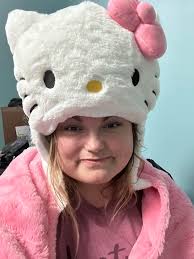 Hello @everyone, soon I am bringing two sets of photos and videos of Katie  from many years ago which haven't been here before. This is a heads-up to  you all because, on